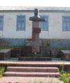 Памятник поэту-патриоту М. Хайрутдинову
